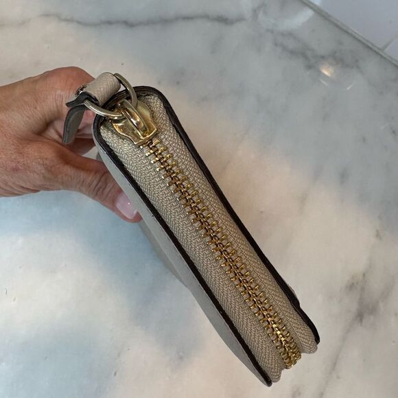 Kate Spade Cream Leather Continental Full Zip Wallet - Picture 5 of 10